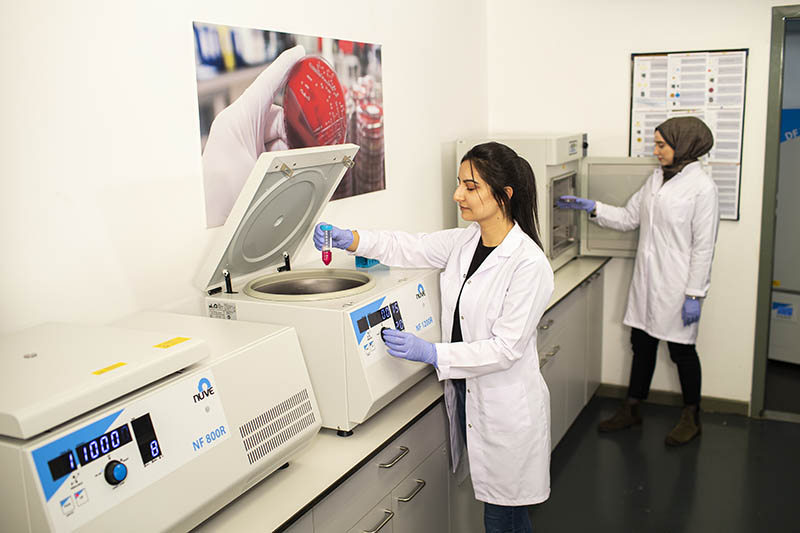 Temel Bilimler ve Besin Kimyası Laboratuvarı 1 Temel Bilimler ve Besin Kimyası Laboratuvarı 1