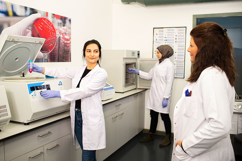 Temel Bilimler ve Besin Kimyası Laboratuvarı 2 Temel Bilimler ve Besin Kimyası Laboratuvarı 2