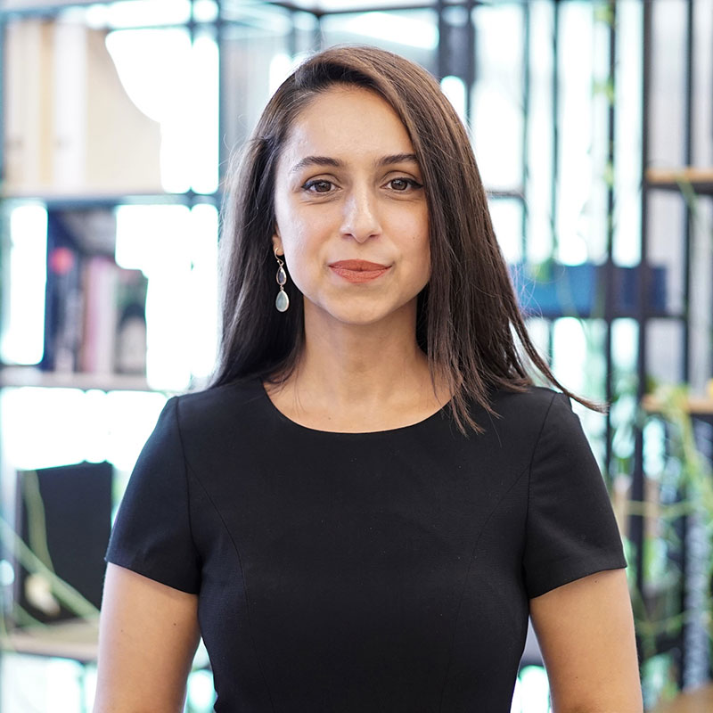 Neval Turhallı 