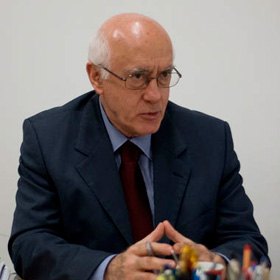 Burhan Şenatalar Prof.